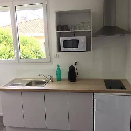 La Casa - Studio Et T2 Meubles - Face A L'enap *