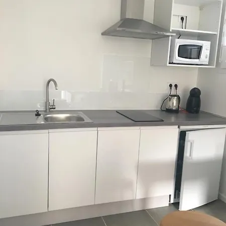 La Casa - Studio Et T2 Meubles - Face A L'enap *