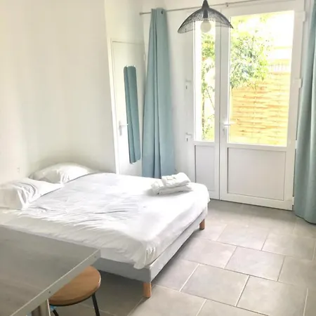 La Casa - Studio Et T2 Meubles - Face A L'enap Agen